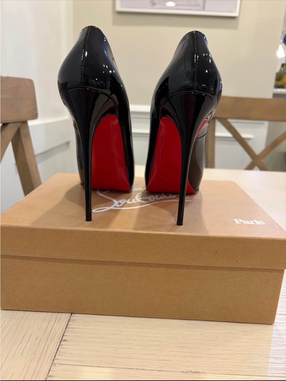 Christian Louboutin Black Patent Leather Pumps with Red Sole - Picture 8 of 10